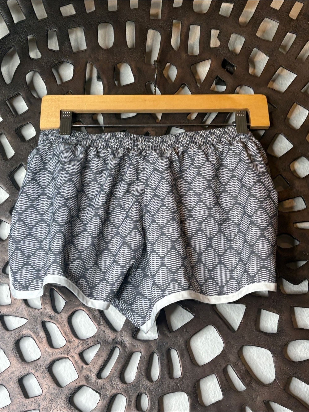 🩶 Augusta Women’s Athletic Shorts Large Gray White Lightweight Activewear 🩶